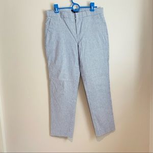 Banana Republic Size 6 Blue and White Pinstriped Women’s Trousers